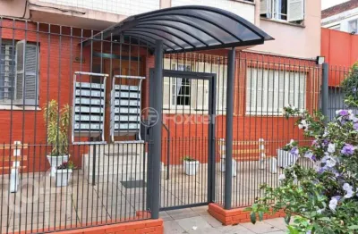 Apartamento com 2 quartos à venda na avenida benno mentz, 95, vila ipiranga, porto alegre, 63 m2 por r$ 240.000