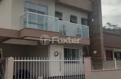 Casa com 3 quartos à venda na Rua Delgísia Maria de Souza, 777, Sertão do Maruim, São José, 98 m2 por R$ 790.000