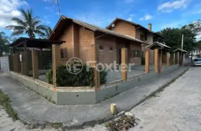 Casa com 4 quartos à venda na rua da amizade, 208, pinheira, palhoça, 160 m2 por r$ 980.000