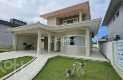 Casa com 3 quartos à venda na rua das azaléias, 136, pedra branca, palhoça, 211 m2 por r$ 1.600.000