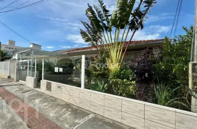 Casa com 8 quartos à venda na rua doralice ramos pinho, 637, jardim cidade de florianópolis, são josé, 367 m2 por r$ 1.274.000