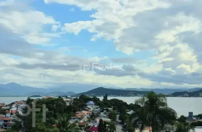 Casa com 3 quartos à venda na rua joão meirelles, 636, abraão, florianópolis, 232 m2 por r$ 1.988.000