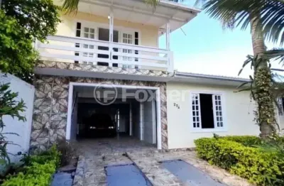 Casa com 3 quartos à venda na rua luiz aléssio lenhani, 234, são sebastião, palhoça, 171 m2 por r$ 620.000