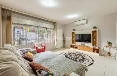Casa com 4 quartos à venda na avenida brino, 128, santa maria goretti, porto alegre, 154 m2 por r$ 800.000