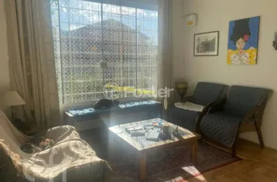 Casa com 2 quartos à venda na rua dona augusta, 696, menino deus, porto alegre, 110 m2 por r$ 490.000