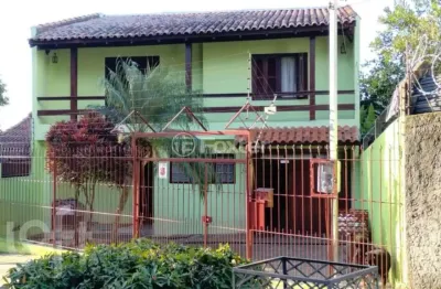 Casa com 2 quartos à venda na rua doutor rodrigues alves, 163, chácara das pedras, porto alegre, 201 m2 por r$ 800.000