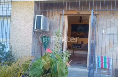 Casa com 3 quartos à venda na rua doutor huet bacellar, 97, jardim itu sabará, porto alegre, 211 m2 por r$ 699.000