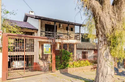 Casa com 4 quartos à venda na rua dos guananas, 143, espírito santo, porto alegre, 250 m2 por r$ 950.000
