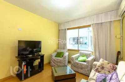 Apartamento com 2 quartos à venda na rua vinte e quatro de maio, 189, centro histórico, porto alegre, 56 m2 por r$ 319.000