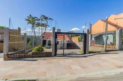 Casa com 4 quartos à venda na rua amapá, 940, vila nova, porto alegre, 230 m2 por r$ 797.000
