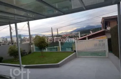 Casa com 4 quartos à venda na rua santos dumont, 188, roçado, são josé, 250 m2 por r$ 850.000