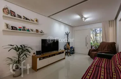 Casa com 3 quartos à venda na praça heron domingues, 35, jardim itu sabará, porto alegre, 200 m2 por r$ 695.000