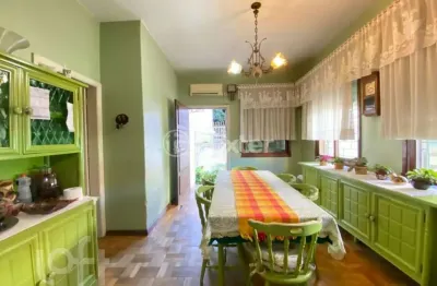 Casa com 3 quartos à venda na rua general souza doca, 224, petrópolis, porto alegre, 176 m2 por r$ 950.000