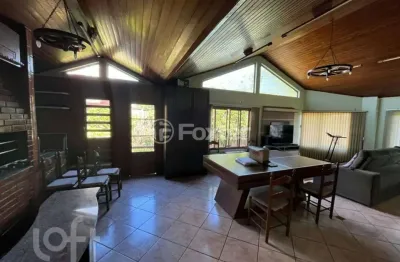 Casa com 5 quartos à venda na rua sobral, 275, liberdade, novo hamburgo, 272 m2 por r$ 670.000