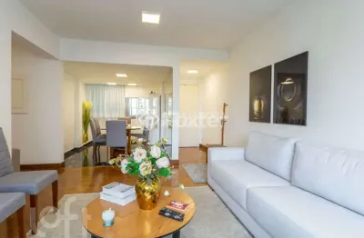 Apartamento com 3 quartos à venda na rua marquês do pombal, 564, moinhos de vento, porto alegre, 104 m2 por r$ 700.000