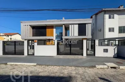 Casa com 3 quartos à venda na servidão maria tomasia cabral, 106, ingleses do rio vermelho, florianópolis, 150 m2 por r$ 1.100.000