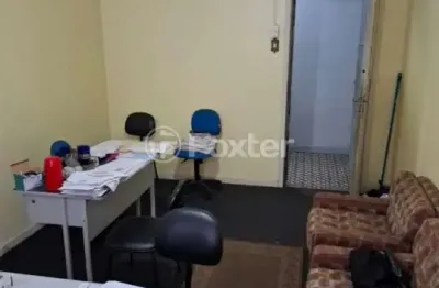 Sala comercial com 1 sala à venda na rua voluntários da pátria, 527, centro histórico, porto alegre, 51 m2 por r$ 135.000
