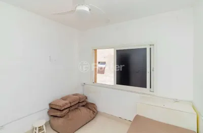 Kitnet / stúdio à venda na avenida senador salgado filho, 359, centro histórico, porto alegre, 18 m2 por r$ 130.000