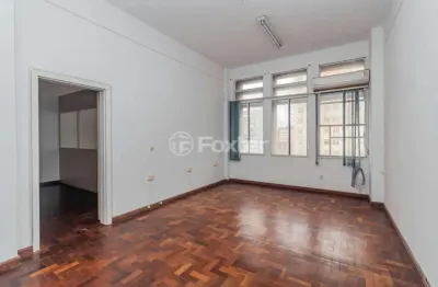 Sala comercial com 2 salas à venda na avenida borges de medeiros, 308, centro histórico, porto alegre, 50 m2 por r$ 220.000
