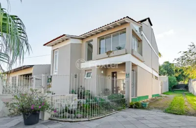 Casa com 3 quartos à venda na rua capão da canoa, 274, ipanema, porto alegre, 240 m2 por r$ 1.450.000