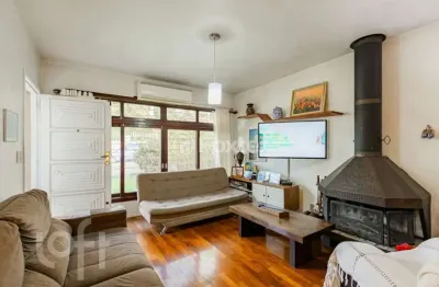 Casa com 3 quartos à venda na rua estácio de sá, 700, chácara das pedras, porto alegre, 181 m2 por r$ 1.280.000