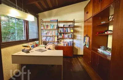 Casa com 4 quartos à venda na rua joão bastian, 94, três figueiras, porto alegre, 270 m2 por r$ 1.890.000