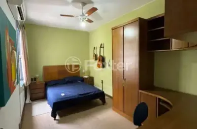 Apartamento com 2 quartos à venda na rua tiradentes, 318, independência, porto alegre, 74 m2 por r$ 300.000