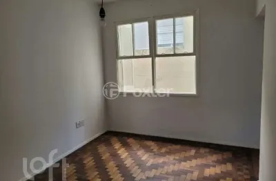 Apartamento com 2 quartos à venda na avenida getúlio vargas, 240, menino deus, porto alegre, 61 m2 por r$ 240.000