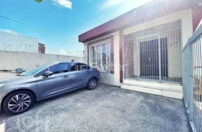 Casa com 2 quartos à venda na avenida nonoai, 629, nonoai, porto alegre, 322 m2 por r$ 970.000