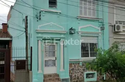 Casa com 3 quartos à venda na rua oscar schneider, 48, medianeira, porto alegre, 257 m2 por r$ 850.000