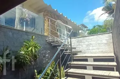 Casa com 3 quartos à venda na rua estácio de sá, 151, chácara das pedras, porto alegre, 207 m2 por r$ 1.324.300