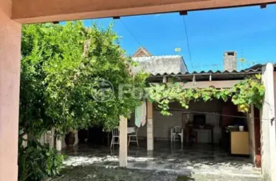 Casa com 3 quartos à venda na rua carlos barone, 120, passo das pedras, porto alegre, 152 m2 por r$ 450.000