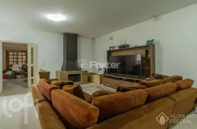 Casa com 3 quartos à venda na avenida ipê, 751, vila jardim, porto alegre, 285 m2 por r$ 620.000