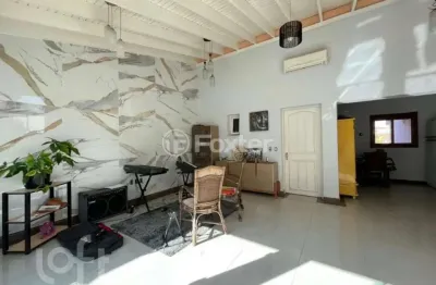 Casa em condomínio fechado com 2 quartos à venda na avenida orleaes, 105, guarujá, porto alegre, 196 m2 por r$ 495.000