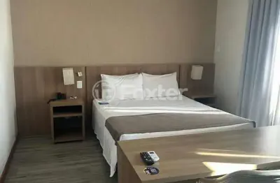 Flat com 1 quarto à venda na avenida borges de medeiros, 3120, praia de belas, porto alegre, 37 m2 por r$ 315.000