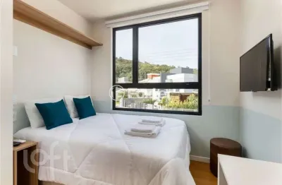 Kitnet / stúdio à venda na rua da quaresmeira roxa, 431, cachoeira do bom jesus, florianópolis, 15 m2 por r$ 325.000