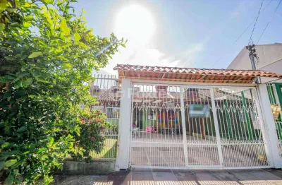 Casa com 3 quartos à venda na rua arahy borges ortiz, 140, mário quintana, porto alegre, 150 m2 por r$ 522.000