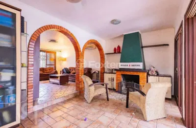 Casa com 3 quartos à venda na rua comandai, 550, cristal, porto alegre, 173 m2 por r$ 790.000