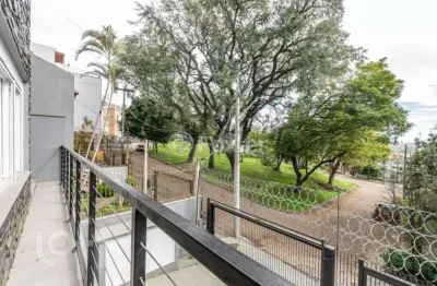 Casa com 3 quartos à venda na rua vereador viton de araújo, 40, medianeira, porto alegre, 294 m2 por r$ 1.500.000