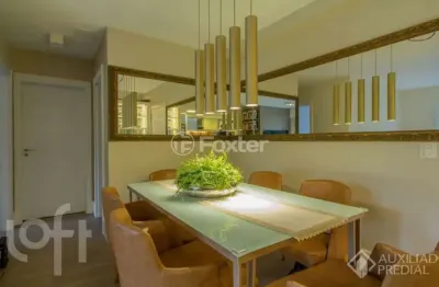 Apartamento com 2 quartos à venda na rua aracaí, 60, vila ipiranga, porto alegre, 68 m2 por r$ 550.000