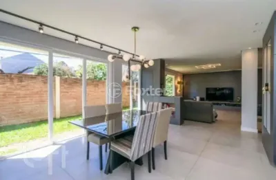Casa com 3 quartos à venda na rua chavantes, 282, vila assunção, porto alegre, 223 m2 por r$ 1.450.000