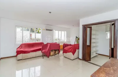 Apartamento com 3 quartos à venda na rua coronel aurélio bitencourt, 220, rio branco, porto alegre, 112 m2 por r$ 680.000