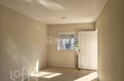 Casa com 2 quartos à venda na rua doutor raphael loro, 495, hípica, porto alegre, 51 m2 por r$ 279.000
