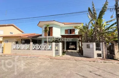 Casa com 4 quartos à venda na servidão flor do campo, 22, vargem grande, florianópolis, 212 m2 por r$ 1.150.000