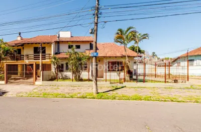 Casa com 3 quartos à venda na avenida professor paula soares, 1196, jardim itu sabará, porto alegre, 271 m2 por r$ 1.150.000