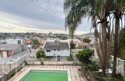 Casa com 3 quartos à venda na rua teixeira de carvalho, 242, medianeira, porto alegre, 378 m2 por r$ 750.000