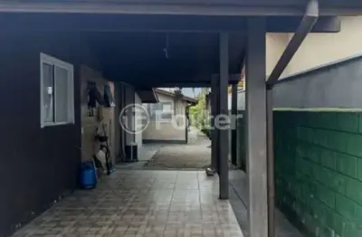 Casa com 3 quartos à venda na servidão idelfonso caetano melo, 578, carianos, florianópolis, 170 m2 por r$ 1.500.000