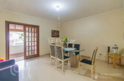Casa com 3 quartos à venda na rua caldre e fião, 31, santo antônio, porto alegre, 252 m2 por r$ 900.000