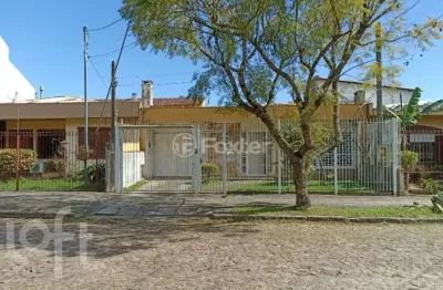 Casa com 3 quartos à venda na Rua Professor Guerreiro Lima, 539, Partenon, Porto Alegre, 225 m2 por R$ 800.000