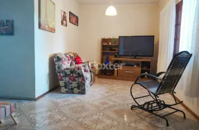 Casa com 3 quartos à venda na rua cunha neto, 334, nonoai, porto alegre, 242 m2 por r$ 380.000